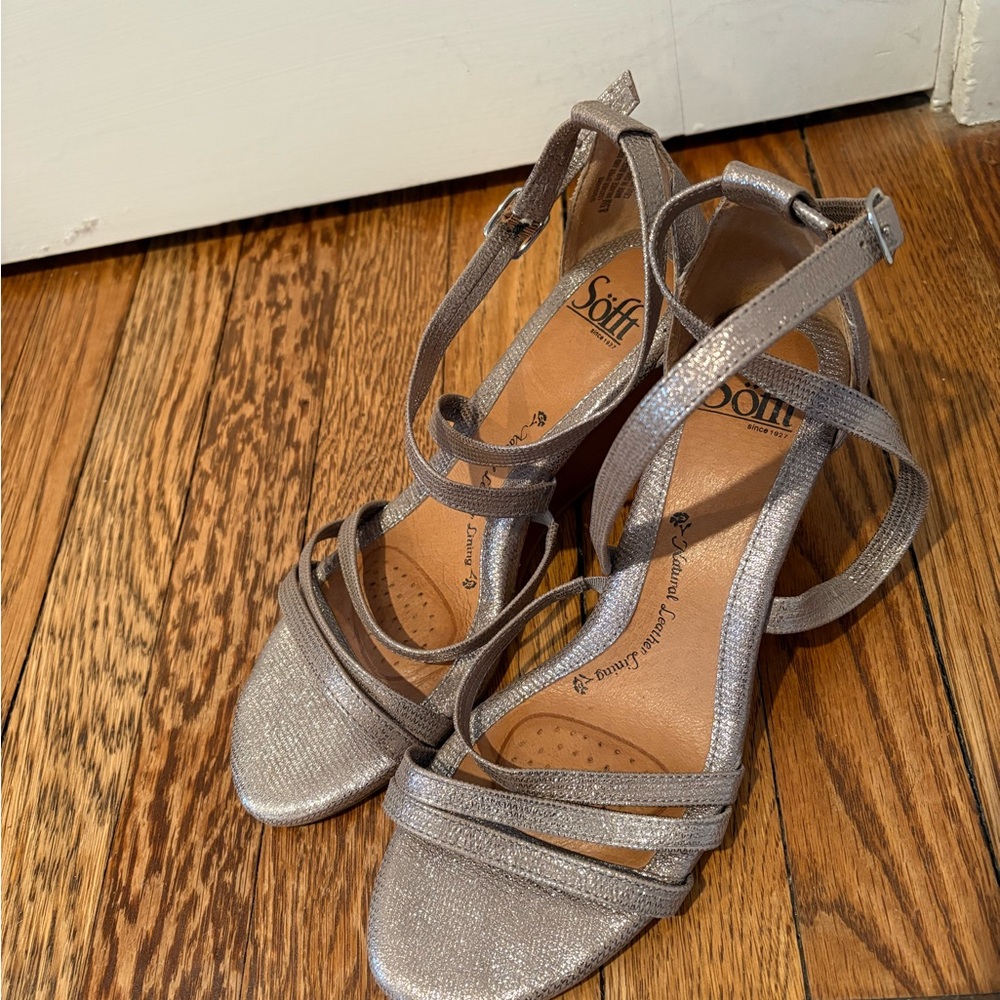 Sofft Silver Textured Leather Wedge Sandals